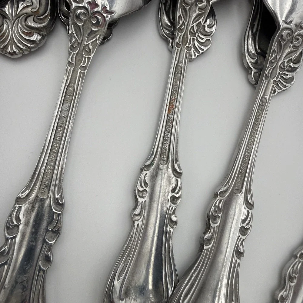 Reed & Barton Tubor Lily Stainless Steel Silver Flatware 17 Mixed Place Setting